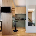 M&m Living In